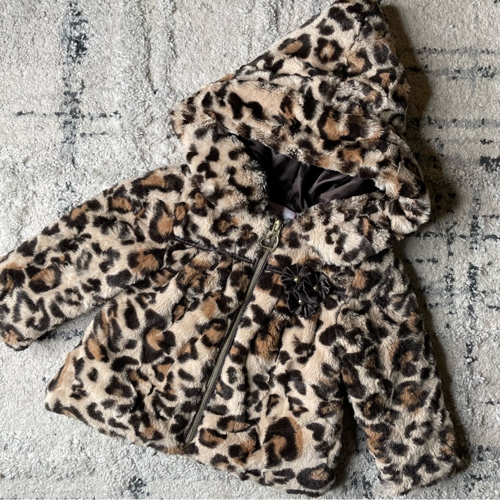 Girls Infant Winter Leopard Print Coat. 12 months.